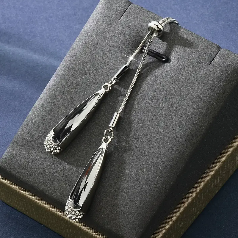 Exquisite Long Crystal Drop Bottom Necklace