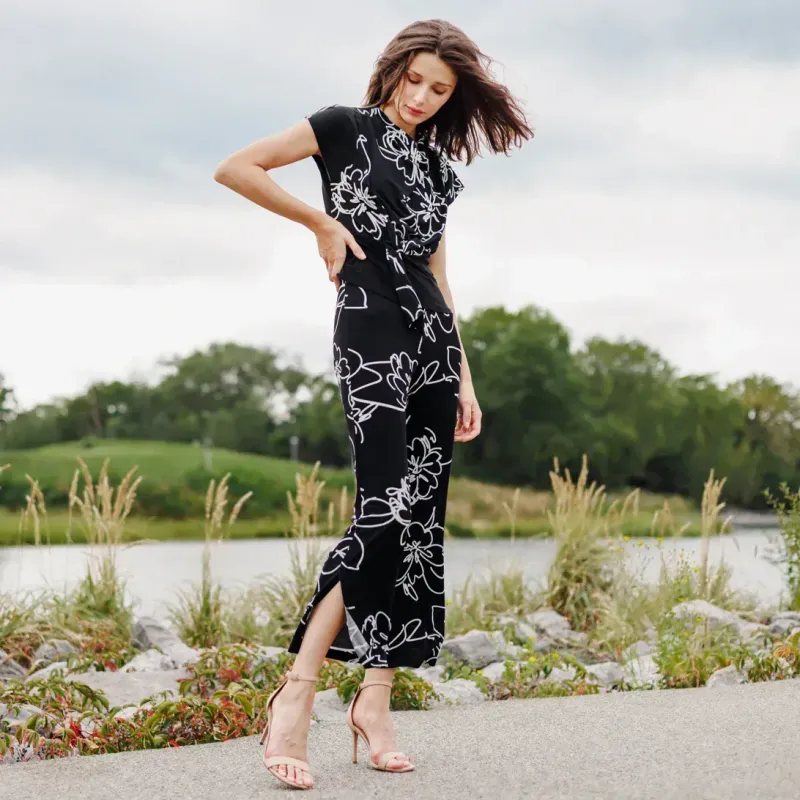 Blossom Sketch Crepe Knit Side Slit Ankle Pant