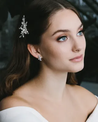 Dainty & Delicate Floral Pearl Center Petite Hair Clip Dainty & Delicate Floral Pearl Center Petite Hair Clip