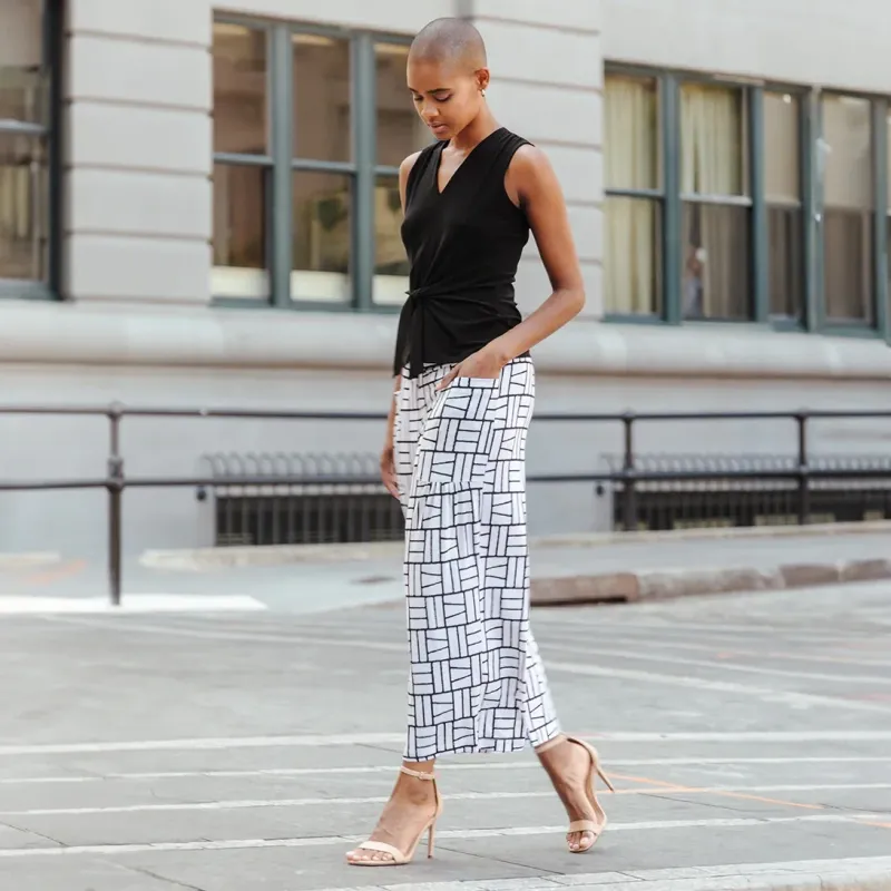 Black Sleeveless V-Neck Center Front Tie Top