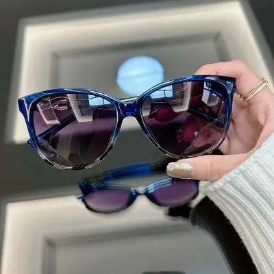 Blue Tone Oval Mirrored Lens Sunglasses