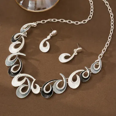 Grey/Black/Silver Swirl Necklace Set Grey/Black/Silver Swirl Necklace Set