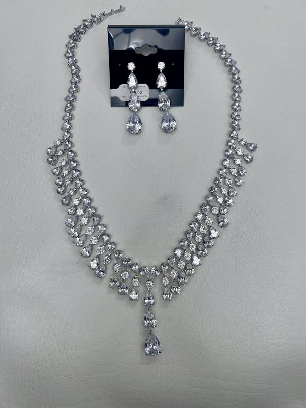 AAA Cubic Zirconia Teardrop Waterfall Necklace Set