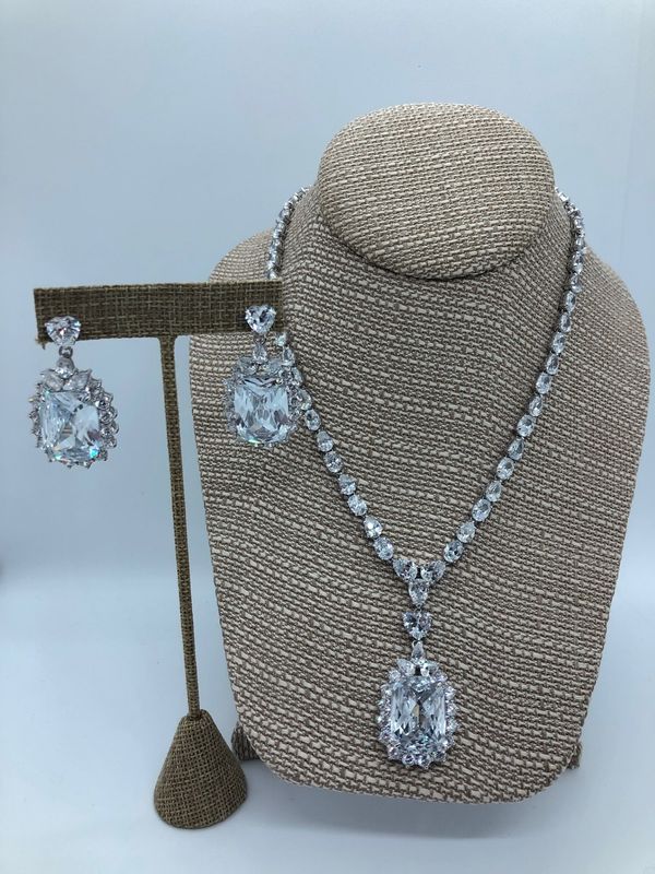 Gorgeous Emerald Cut AAA CZ Heart Set