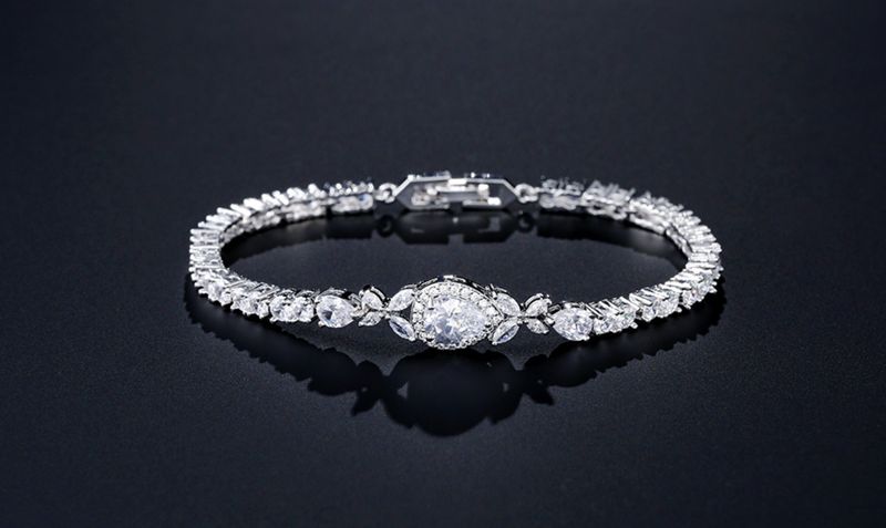 Round AAA CZ Bracelet/Halo Water Drop Center