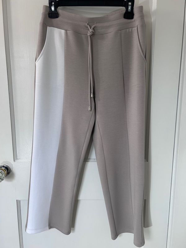 Pure Essence Tan/White Color Block Capris
