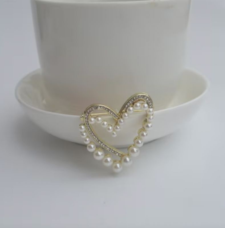 Gold Tone Faux Pearl Double Layer Pin