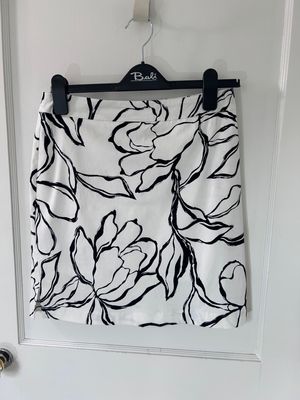Bali White/Black Floral Skort