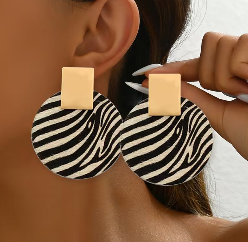 Light-Weight Zebra/Gold Square Top Earring