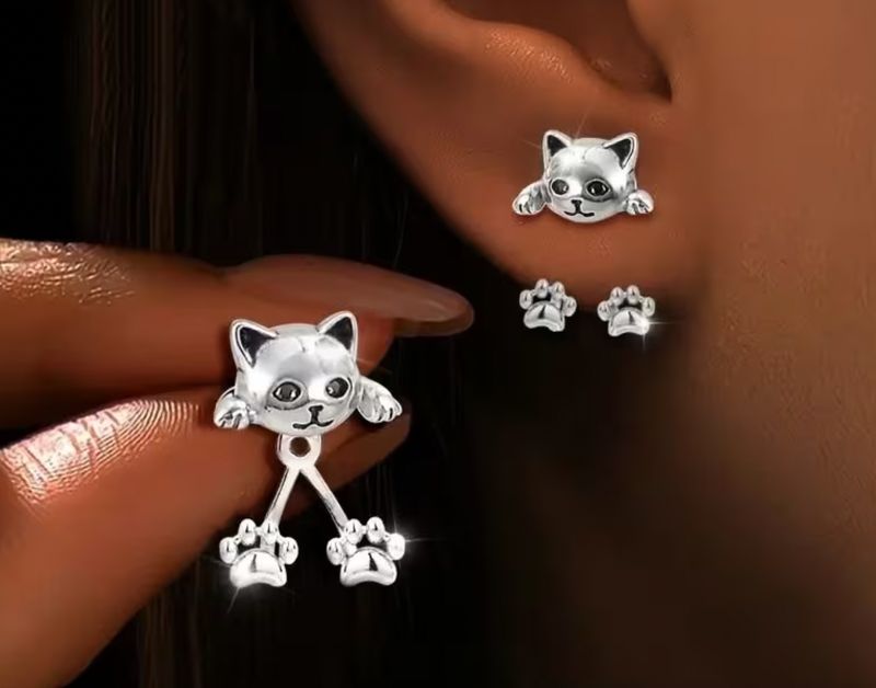 Silver Cat Paw Hanging Earrings Silver Cat Paw Hanging Earrings