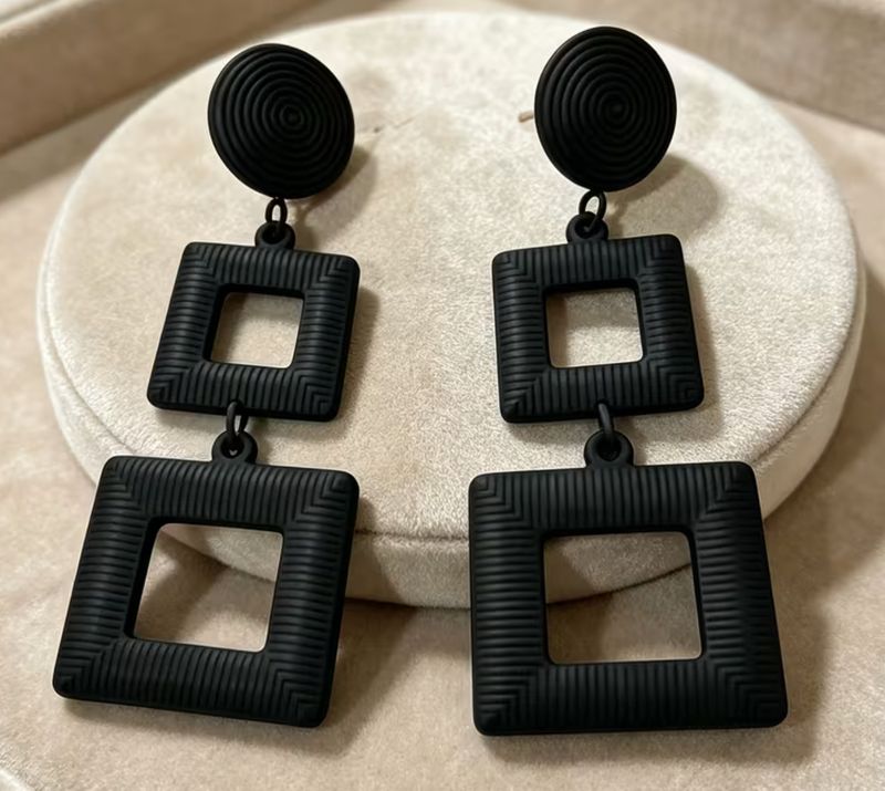 Black Multi Shape Light-Weight Earrings Black Multi Shape Light-Weight Earrings