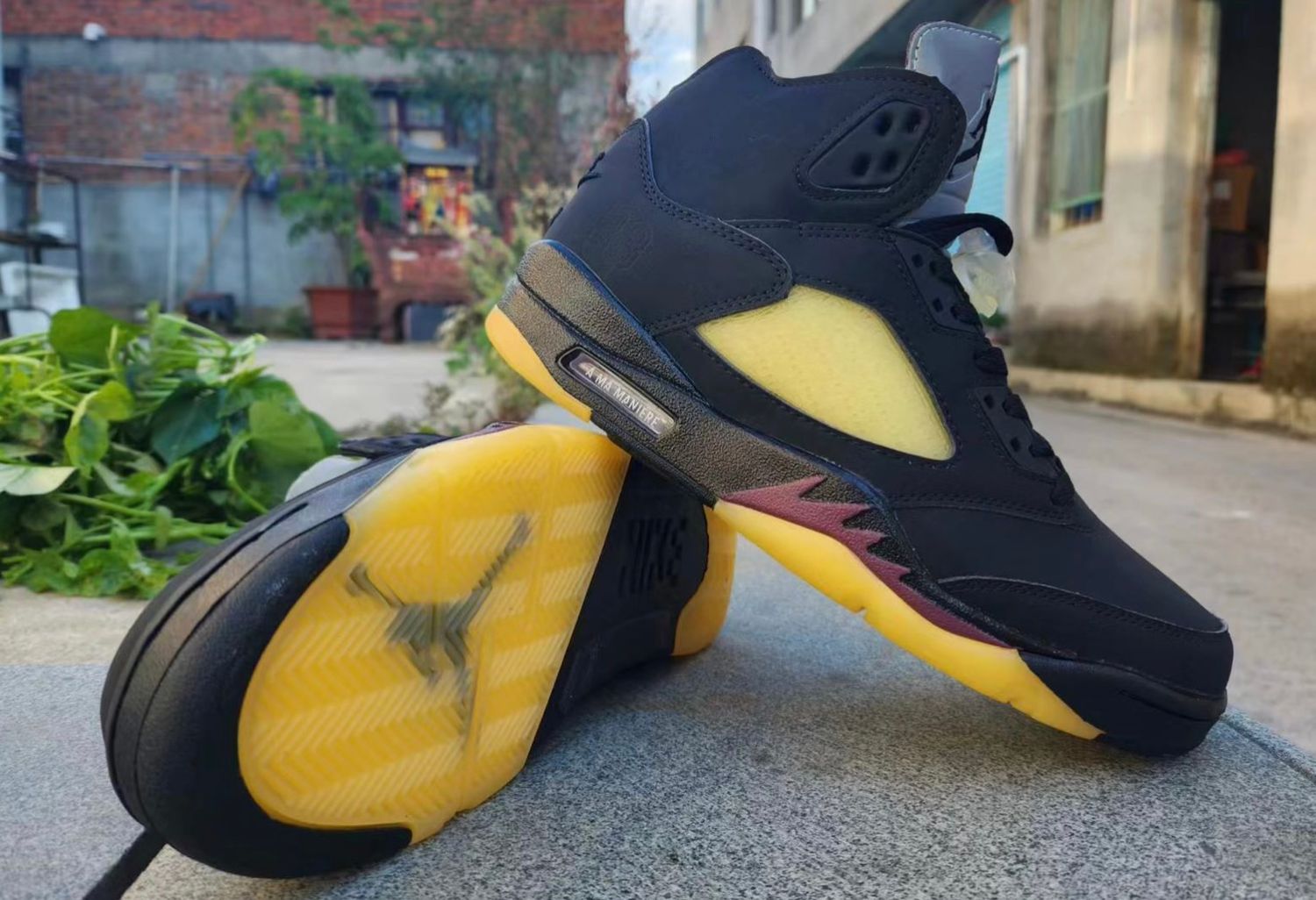 AIR JORDAN 5 RETRO (BLACK/YELLOW/PURPLE)