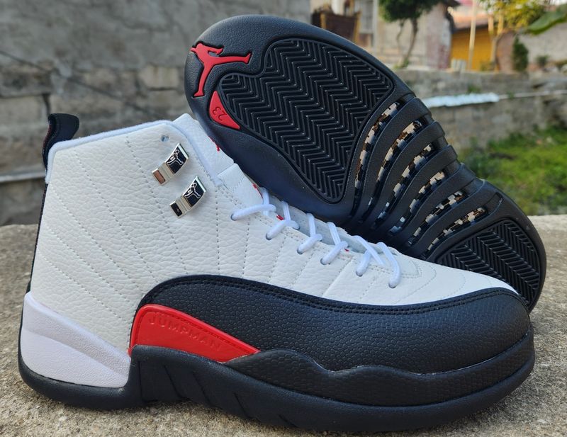 AIR JORDAN 12 ‘TAXI’ BLACK/WHT/RED.