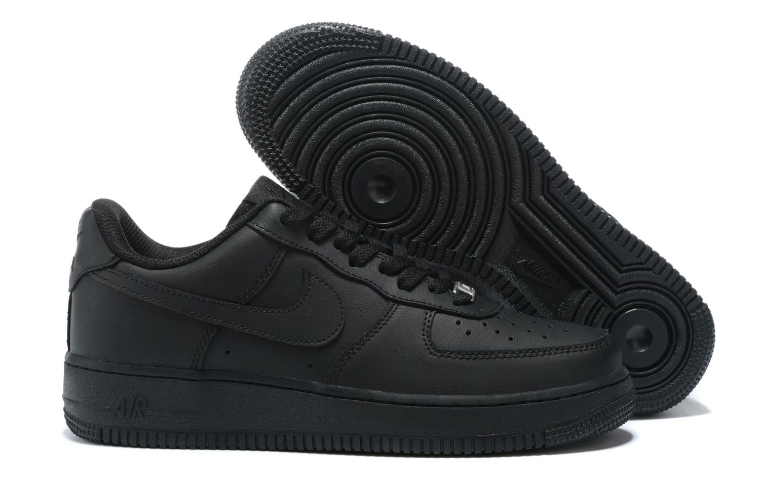 AIR FORCE 1 LOW. ALL BLK.