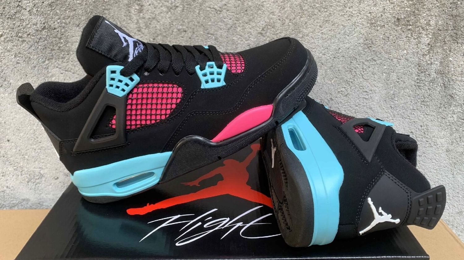 AIR JORDAN 4 BLK, AQUA, PINK.