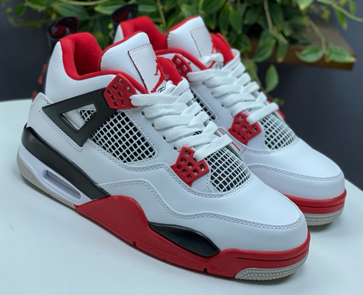 AIR JORDAN 4 RETRO. “FIRE RED” WHITE / RED / BLACK.