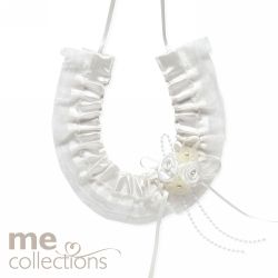 WEDDING CHARM ME HORSESHOE W/FLOWER CLUSTERS IVORY WEDDING CHARM ME HORSESHOE W/FLOWER CLUSTERS IVORY