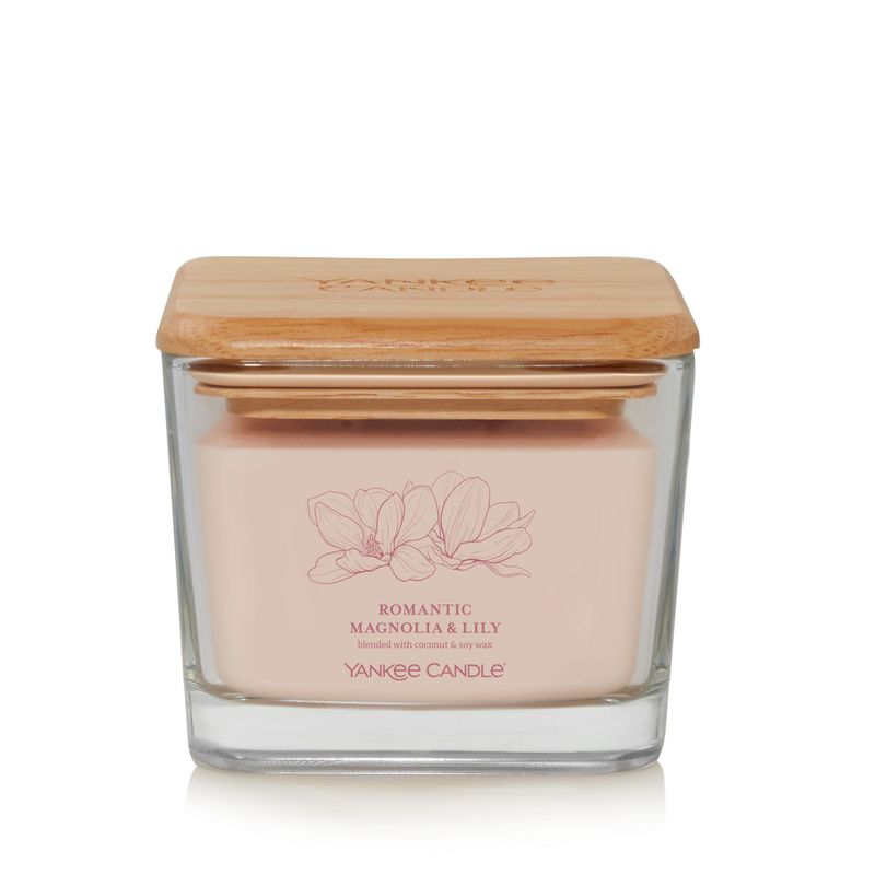 CANDLE YANKEE WELL LIVING MEDIUM ROMANTIC MAGNOLIA & LILY