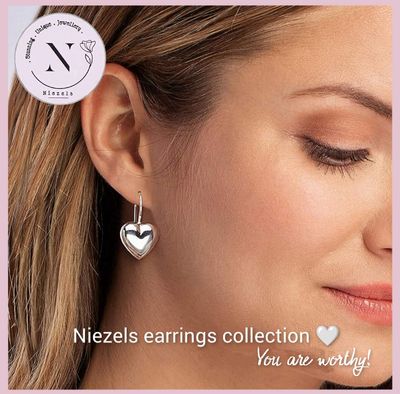Niezels earrings available