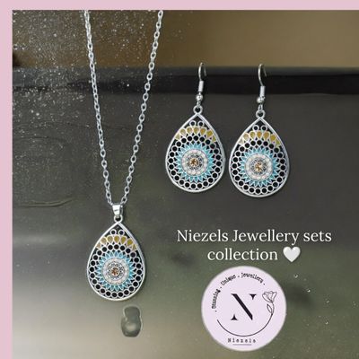 Niezels gift sets available.