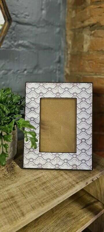 Geometric Circles Frame