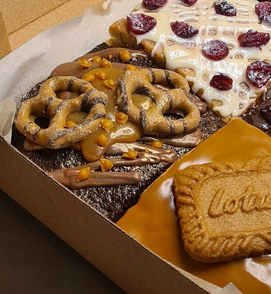 6 piece treat box