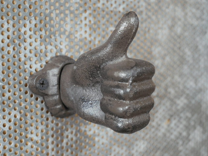 Thumb hook