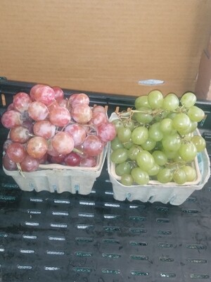 Farmers Market: Seedless Grapes