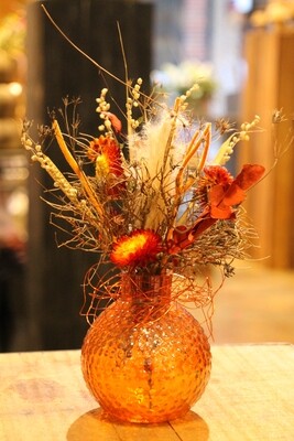 Trockensträußchen in einer Vase Trockensträußchen in einer Vase
