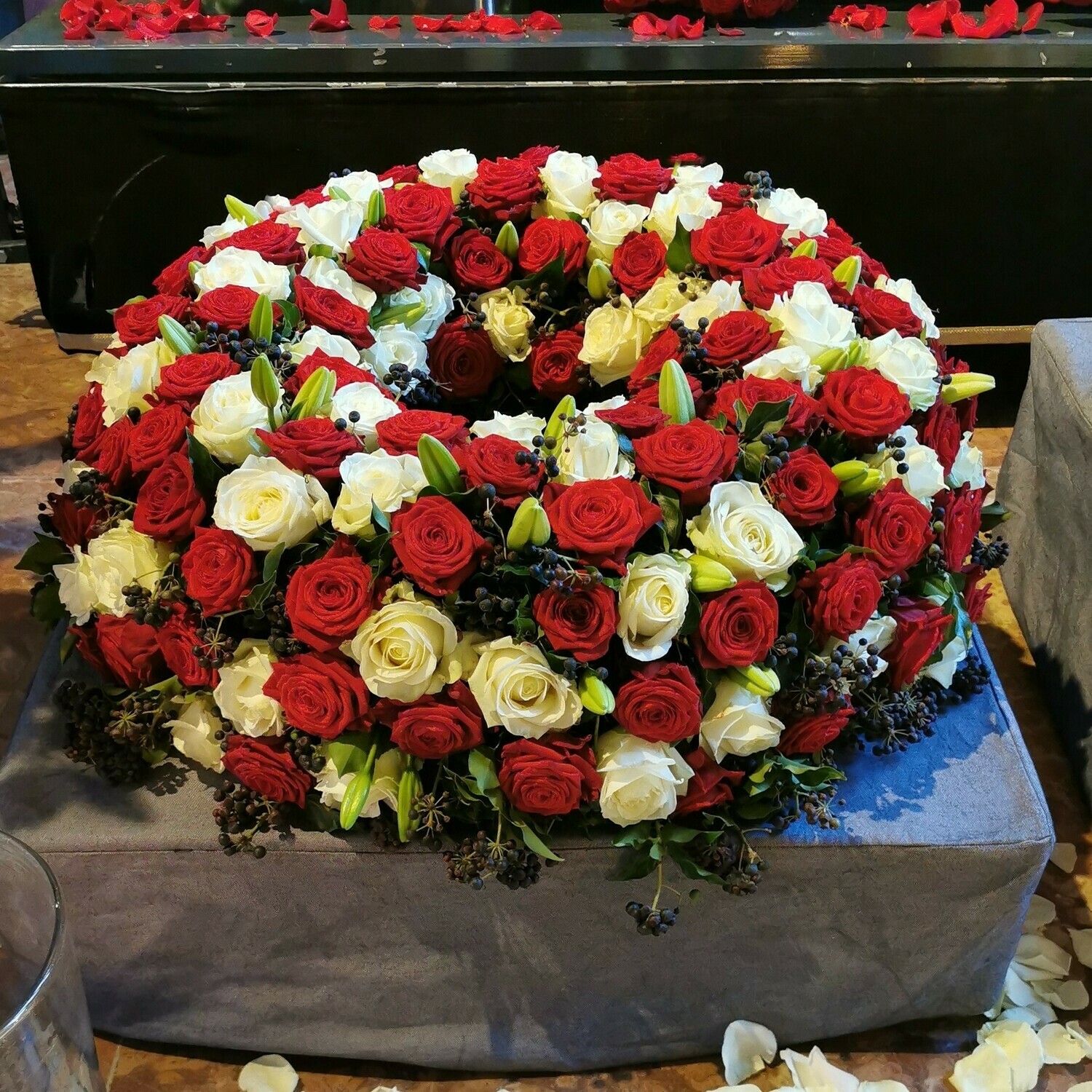 Lange ausgesteckt voll – Shop Blumen aus Rosen 1A – Premium Kranz