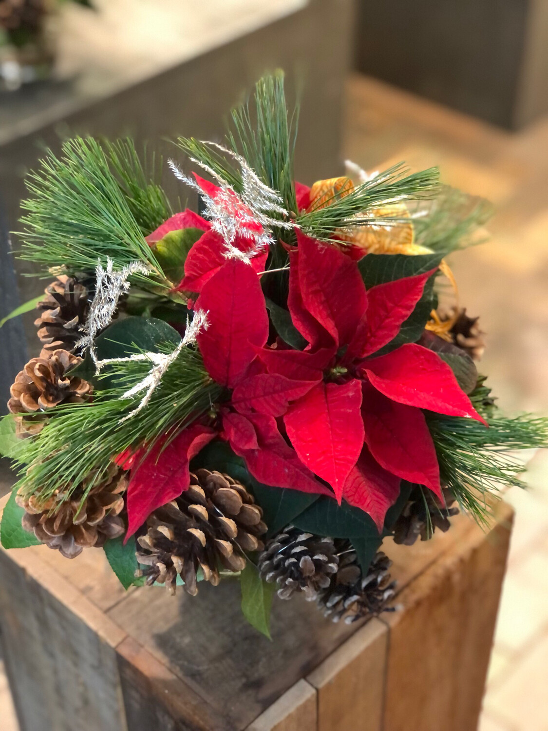Weihnachtstern-Zapfen Strauß