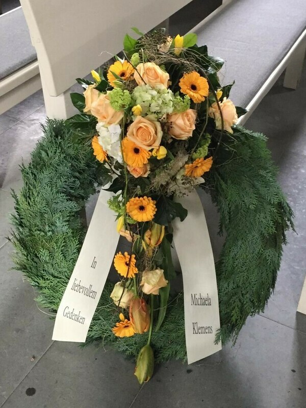Trauerkranz 84