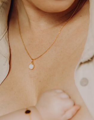 Ketting met moedermelk