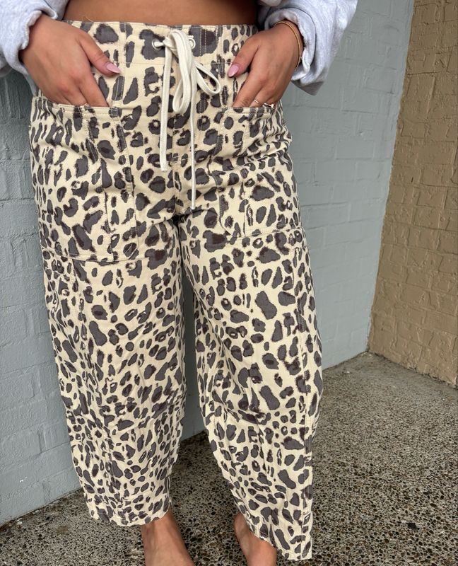 AD5516 Leopard Barrel Jeans 
