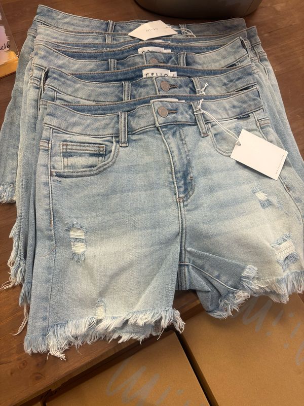 AD5558 Light Wash Short