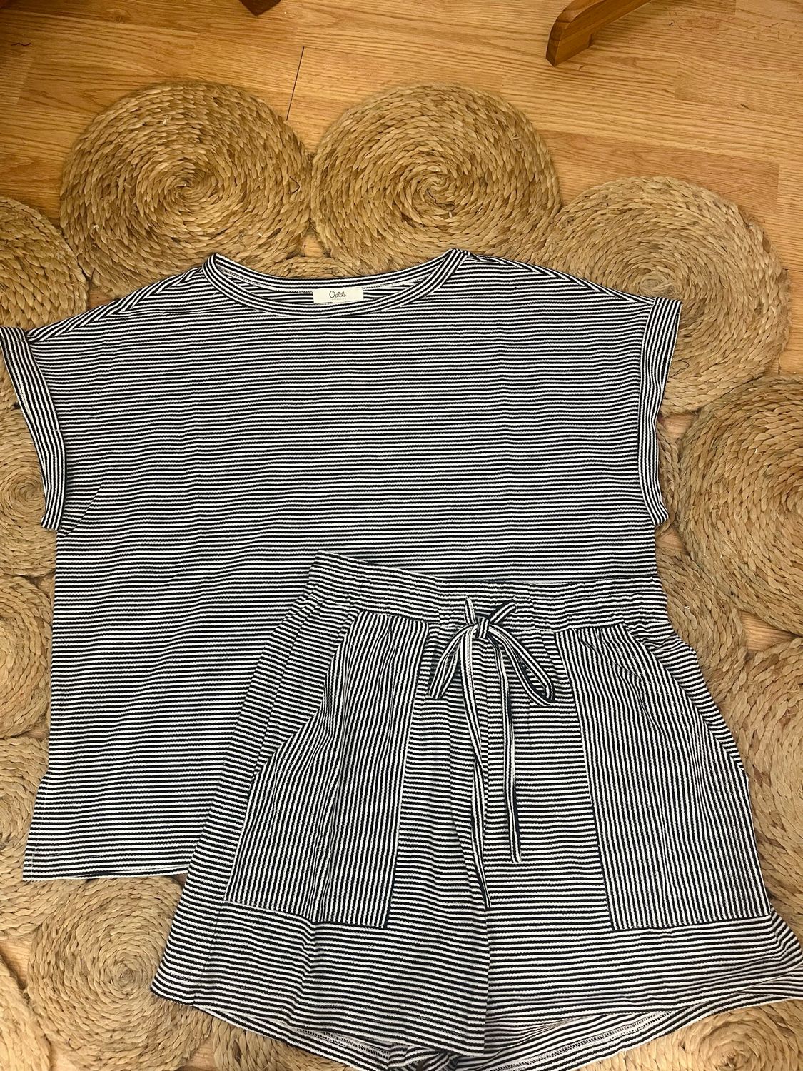 AD5563 Black Stripe Set