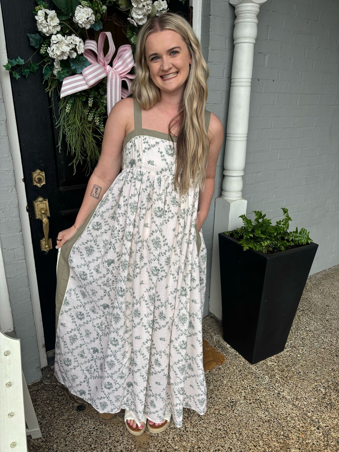 AD5811 Toile Print Sleeveless Maxi
