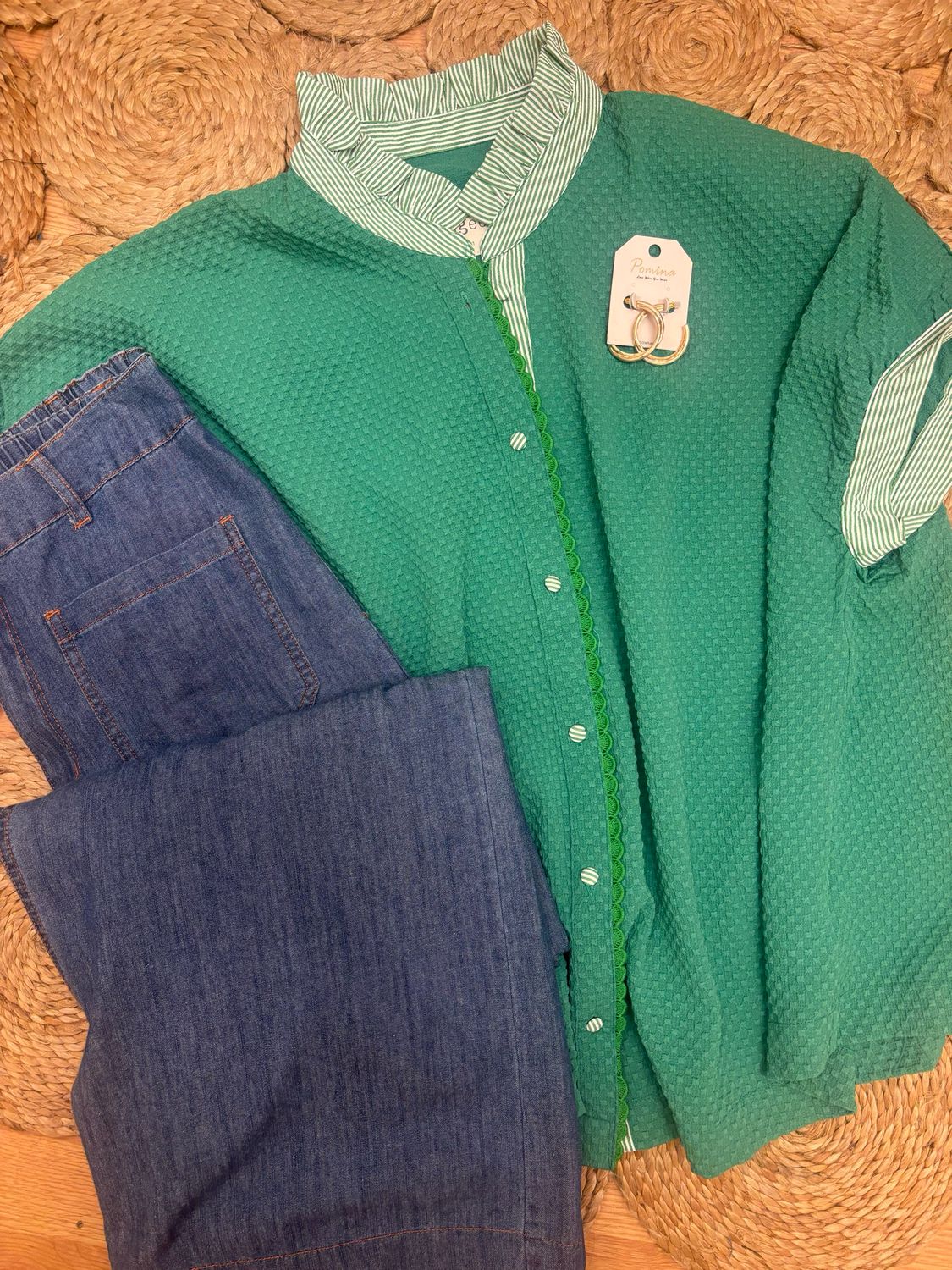 AD5861 K Green Textured Button Down
