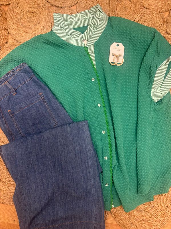 AD5861 K Green Textured Button Down