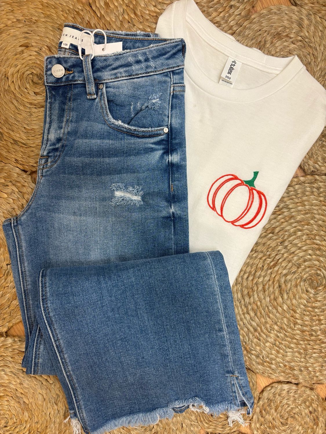 AD6872 Risen Mid Rise Crop