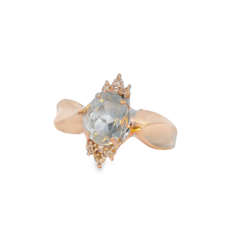 Elegant Gold Ring with Aquamarine