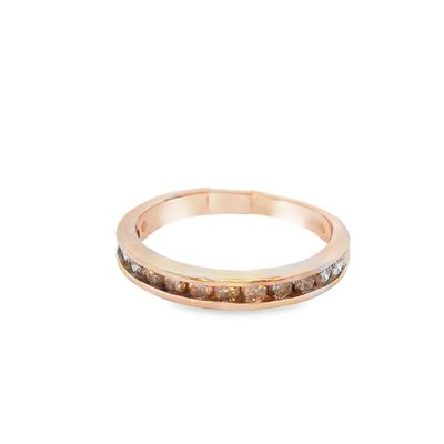 Elegant Gold Ring with Diamonds