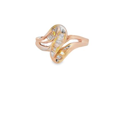 Elegant Gold Knot Ring