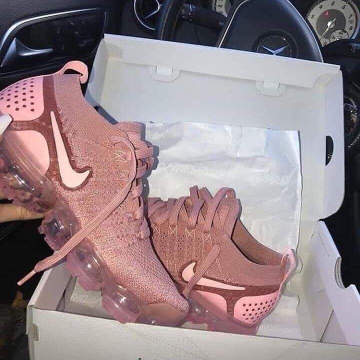Nike Women&#39;s Air Max Motion 2 Shoes