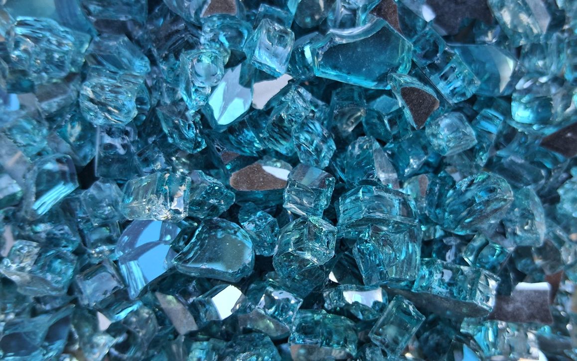 Aqua Blue Reflective Fire Glass 1kg - For Fire Pits, Gas Fires And Ethanol Burners. Sparkling Heat Resistant Glass