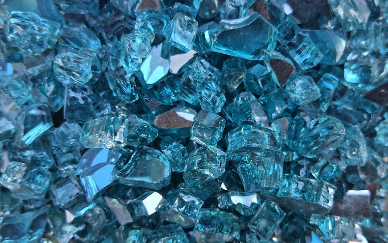 Aqua Blue Reflective Fire Glass 1kg - For Fire Pits, Gas Fires And Ethanol Burners