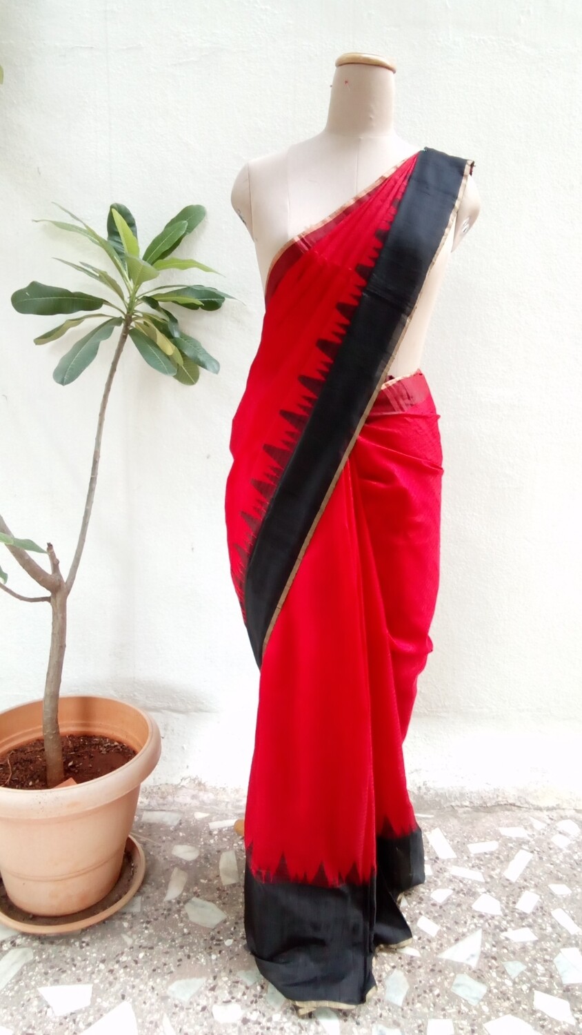 Red and black Pattu raw silk saree