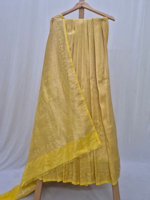 Elegant Yellow Banarasi Silk Saree with Intricate Zari Work.