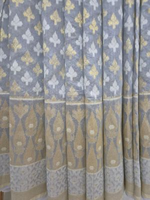  Elegant Pastel Grey Handwoven Cotton Saree with Subtle Floral Motifs.