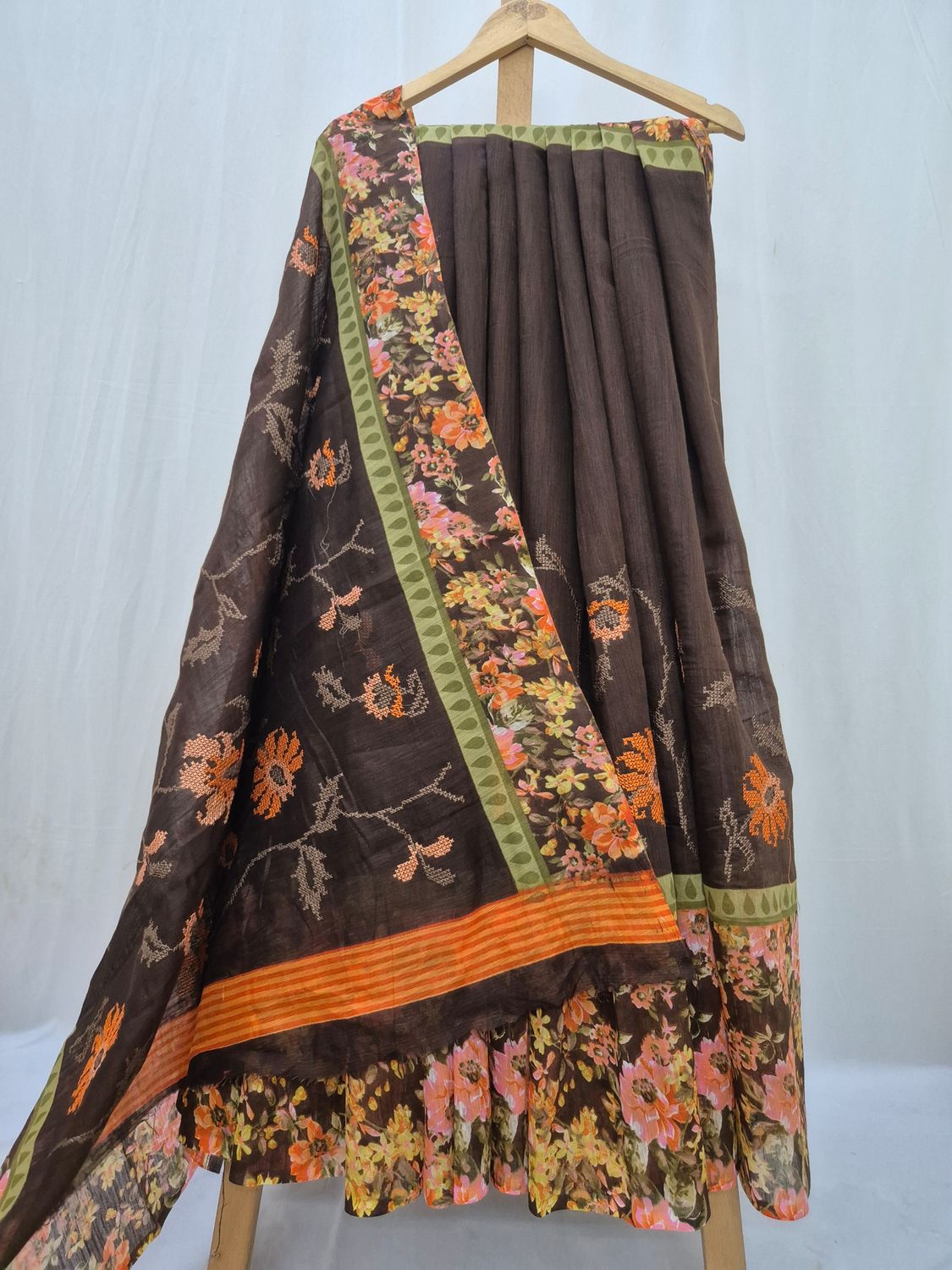 Floral Embroidered Brown Saree with Vibrant Border.